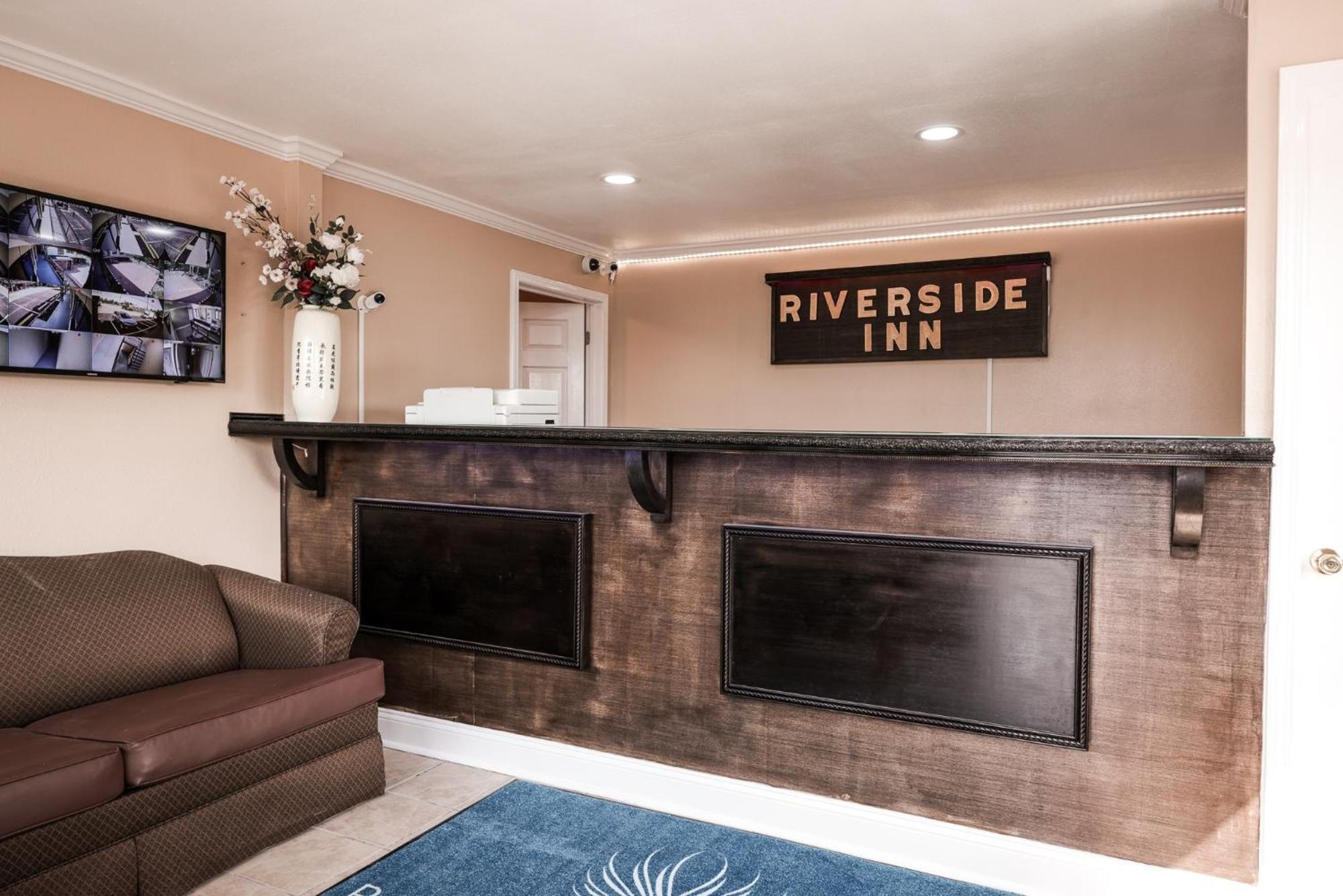 Riverside Inn & Suites By Oyo Danville Ceaser Casino ภายนอก รูปภาพ