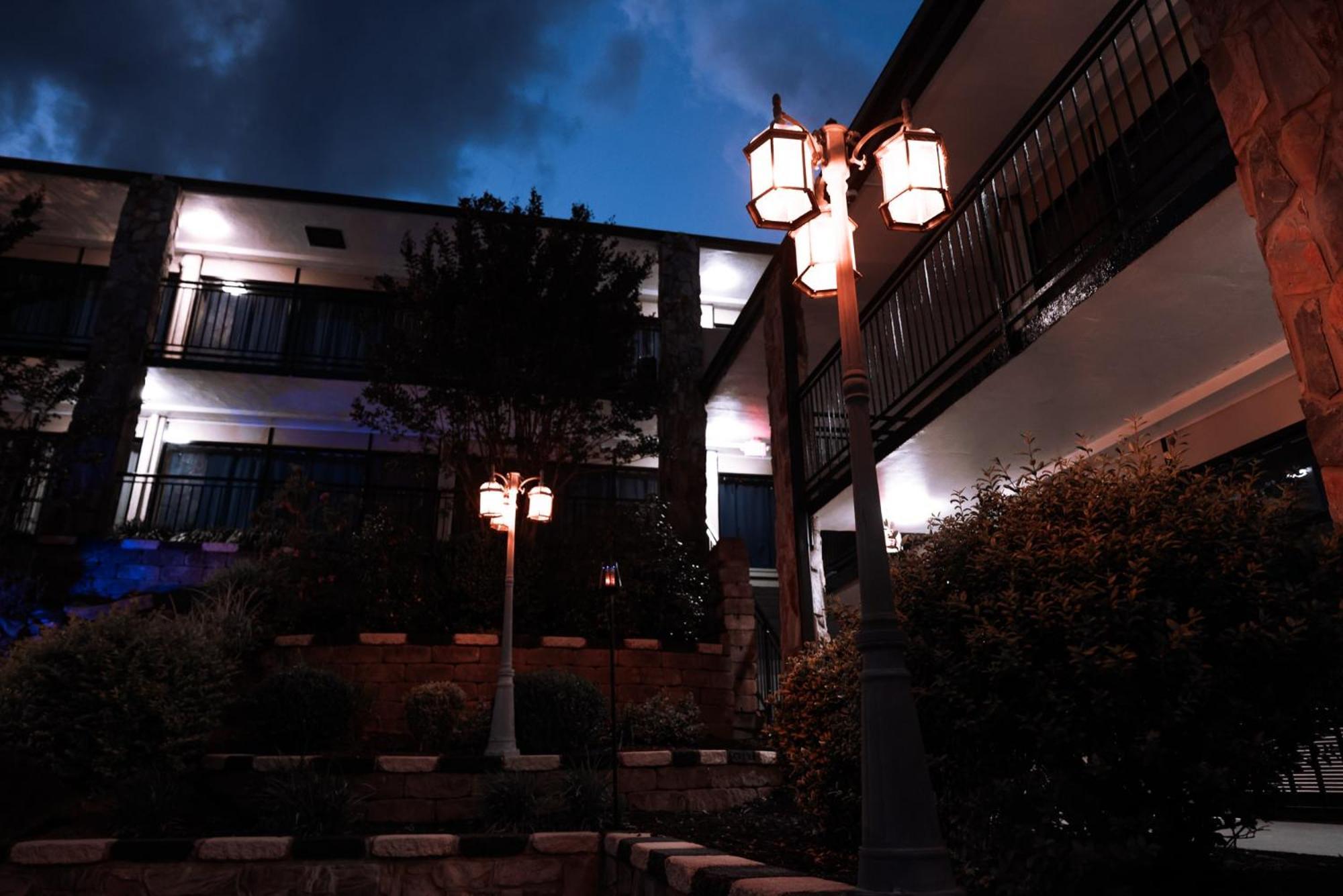 Riverside Inn & Suites By Oyo Danville Ceaser Casino ภายนอก รูปภาพ